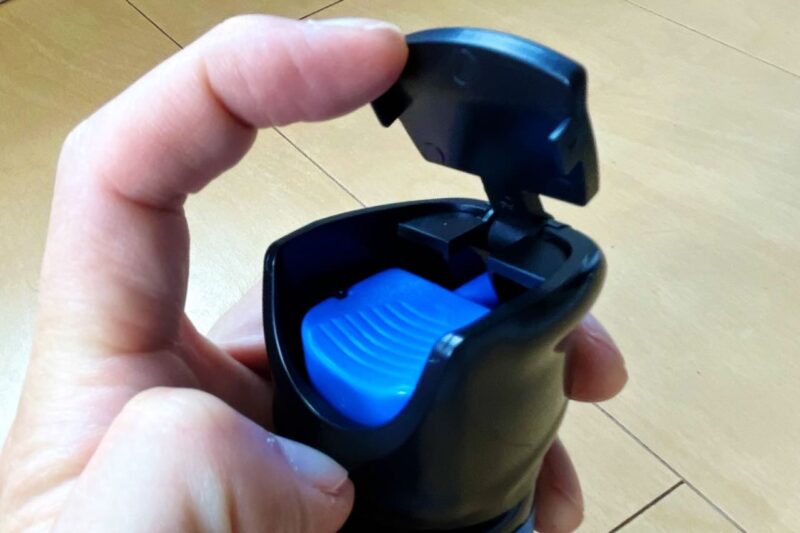 誤射防止機能（フリップトップキャップ）が付いたTW-1000ペッパーマン