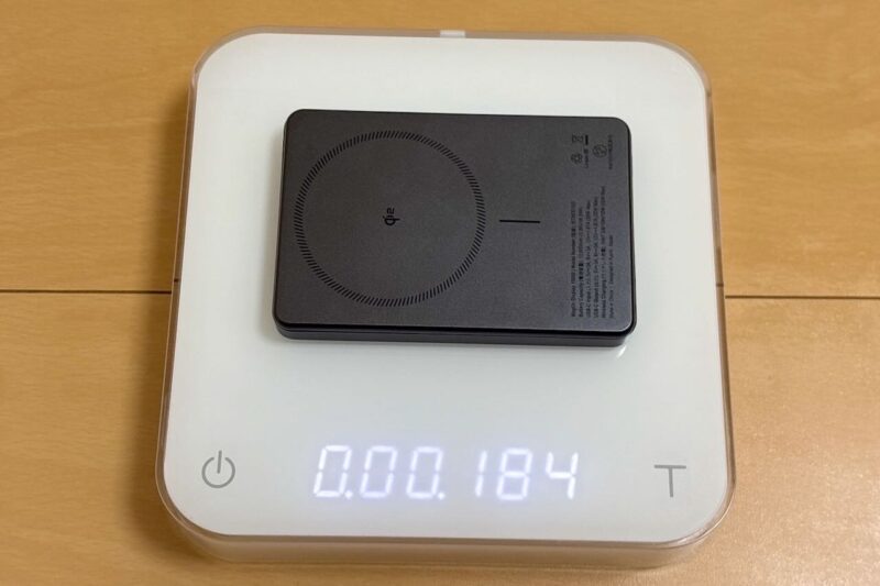 容量10000mAh＆ワイヤレス充電可能なモバイルバッテリーでは最軽量クラスのMATECHのMagOn Display 10000