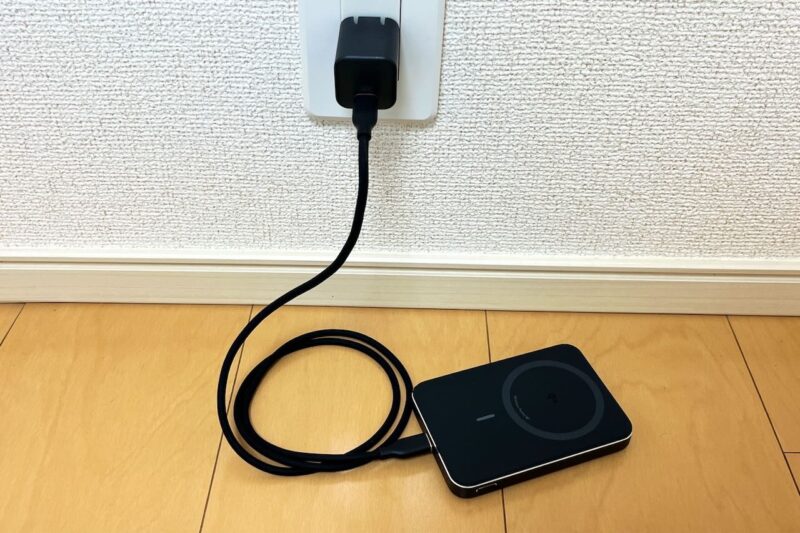 本体が2時間で充電可能なAnkerのMagGo Power Bank 10000mAh Slim