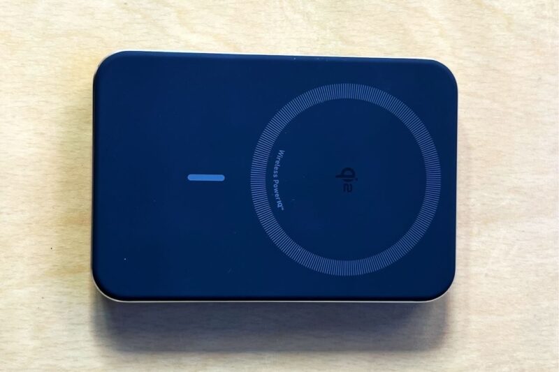 AnkerのMagGo Power Bank 10000mAh Slim