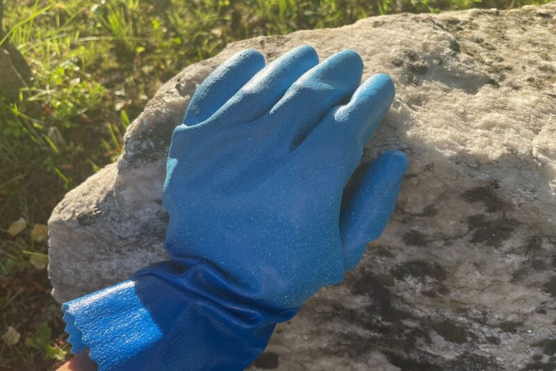 耐久性が高く岩で使用可能なテムレスの手袋